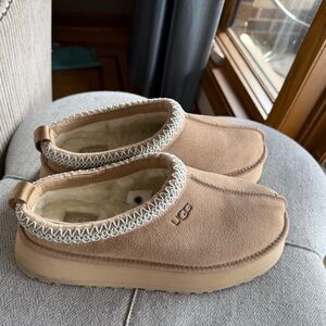UGG Taz Platform Slippers